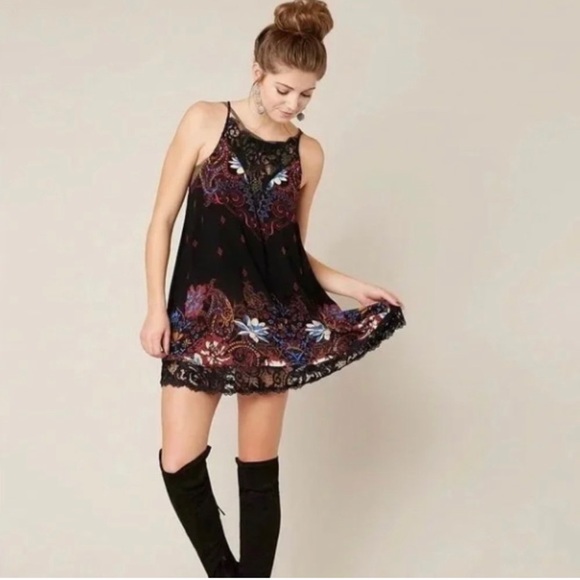 Intimately Free People Who’s Sorry Now Floral lace slip dress in black - Picture 3 of 16